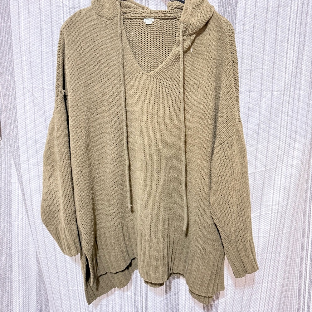 Aerie Khaki V-Neck Women's Sweater